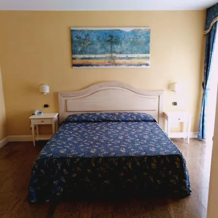 Columbus 4*
