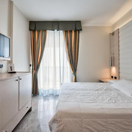 Hotel Columbus 4*