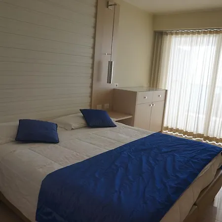 Columbus 4*