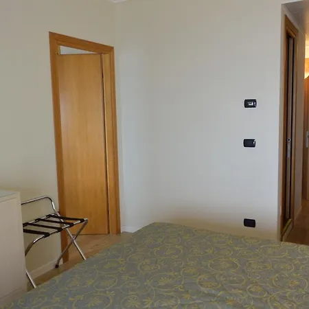 Columbus 4*